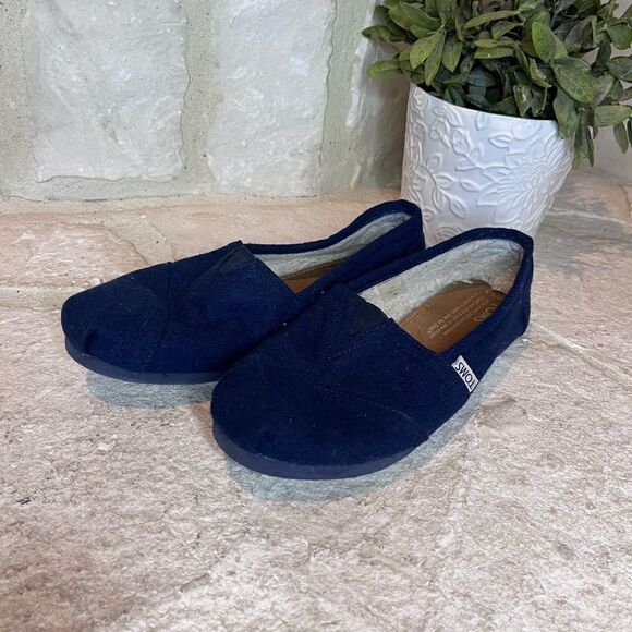 Toms navy blue canvas wool lined slip-ons sz 5.5 - Picture 1 of 6